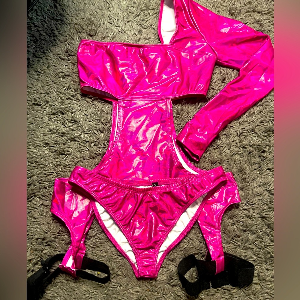 Club Exx Pink 2 piece